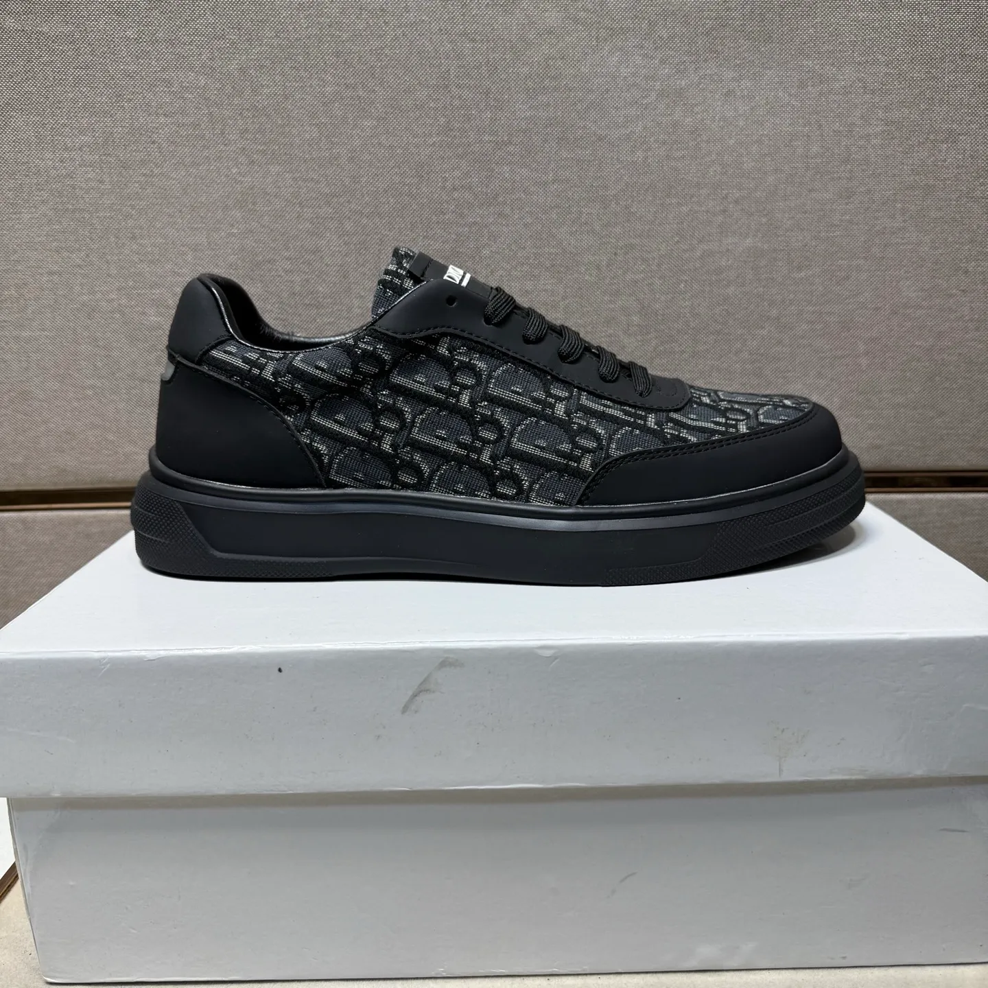 ⬛️Men's shoes 💰p400 [Dior~] Men's casual shoes 2025z cabinet sales simultaneously 🔶Size: 38-44#️⃣ 🔷3 colors🔜The upper is made of multi-material splicing ➕Genuine leather lining, comfortable and breathable, sole: original comfortable and wear-resistant outsole, ⚠️real thing📱photographed🎬real thing is better📢📢📢